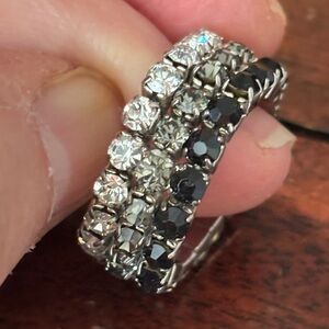 Elegant Silver and Black Ring Stretchy